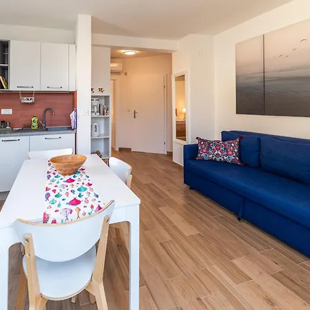 Apartment Milena-airconditioning & Private Parking
