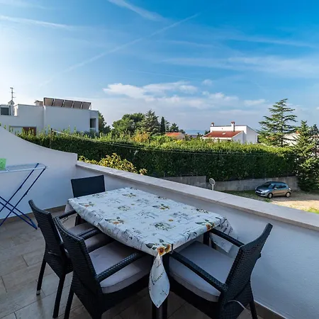 Milena-airconditioning & Private Parking