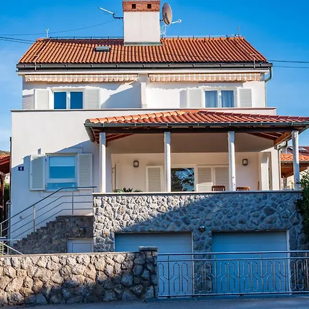 Apartament Milena-airconditioning & Private Parking Punat