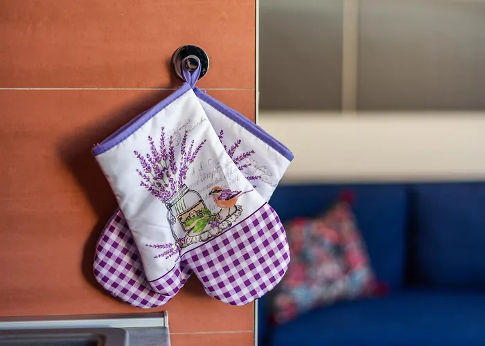 Milena-airconditioning & Private Parking Apartament