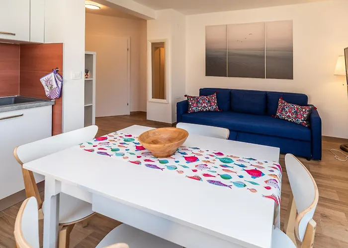 Milena-airconditioning & Private Parking Appartement *
