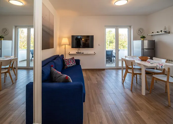 Milena-airconditioning & Private Parking