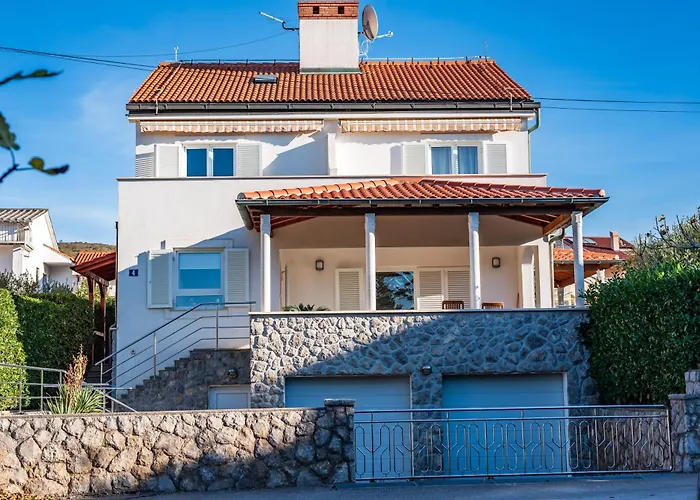 Appartement Milena-airconditioning & Private Parking Punat