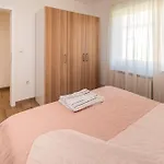 Milena-airconditioning & Private Parking * Punat